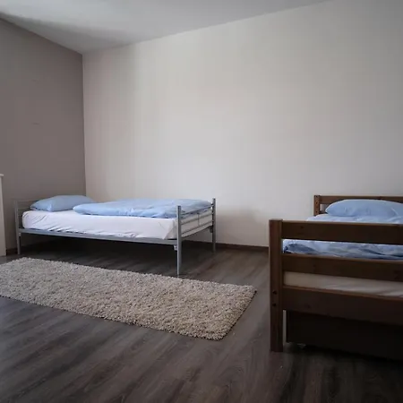 Kaspar Mit Parkplatz *